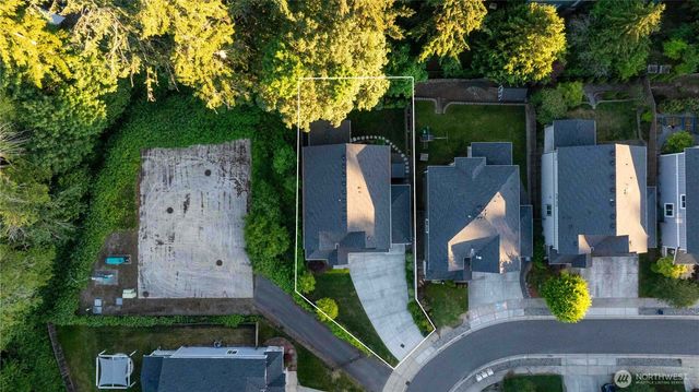 708 NW Ashford Loop, Bremerton, WA 98311