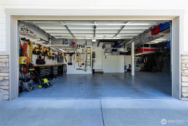 708 NW Ashford Loop, Bremerton, WA 98311
