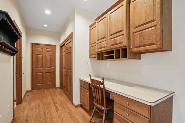 312 Brougham Court, Robins, IA 52328