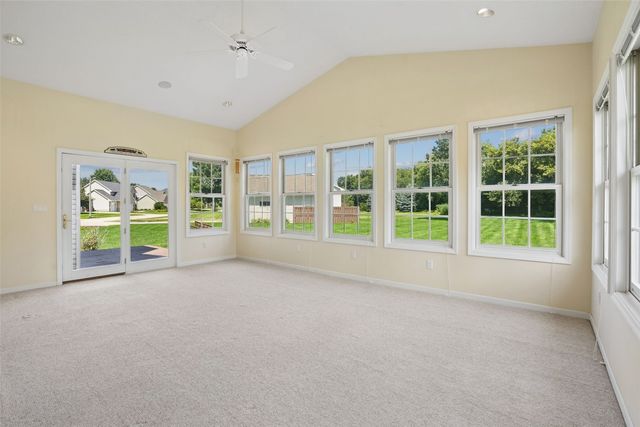312 Brougham Court, Robins, IA 52328