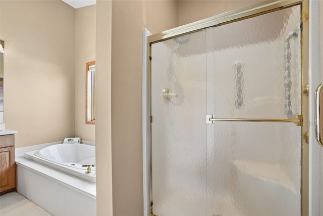 312 Brougham Court, Robins, IA 52328