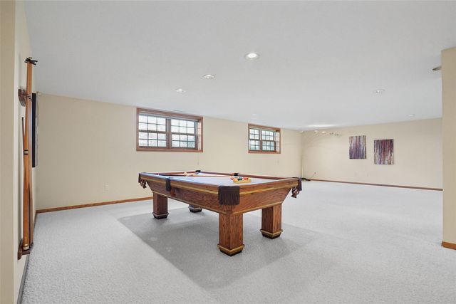 312 Brougham Court, Robins, IA 52328