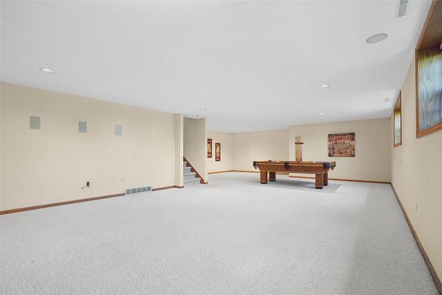 312 Brougham Court, Robins, IA 52328