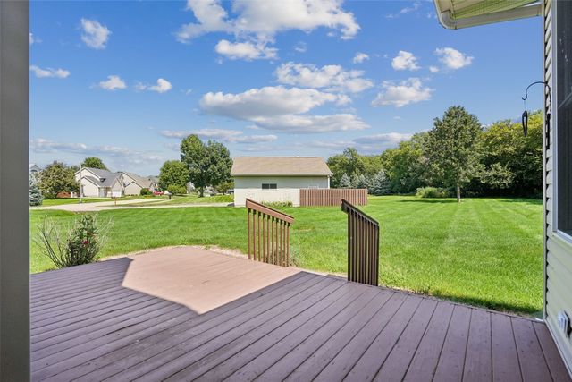 312 Brougham Court, Robins, IA 52328