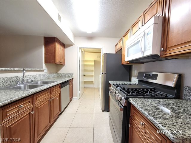 7885 West Flamingo Road 1121, Las Vegas, NV 89147