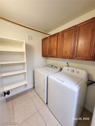 7885 West Flamingo Road 1121, Las Vegas, NV 89147