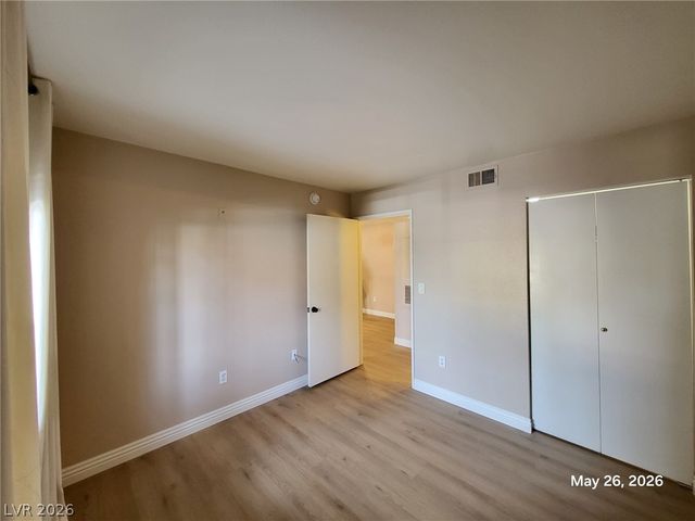 7885 West Flamingo Road 1121, Las Vegas, NV 89147