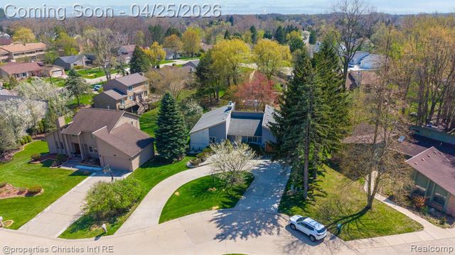 7573 Ashburton Court, West Bloomfield, MI 48322