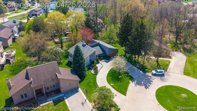 7573 Ashburton Court, West Bloomfield, MI 48322