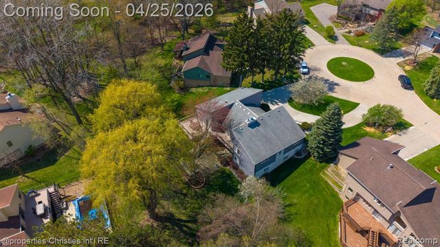 7573 Ashburton Court, West Bloomfield, MI 48322