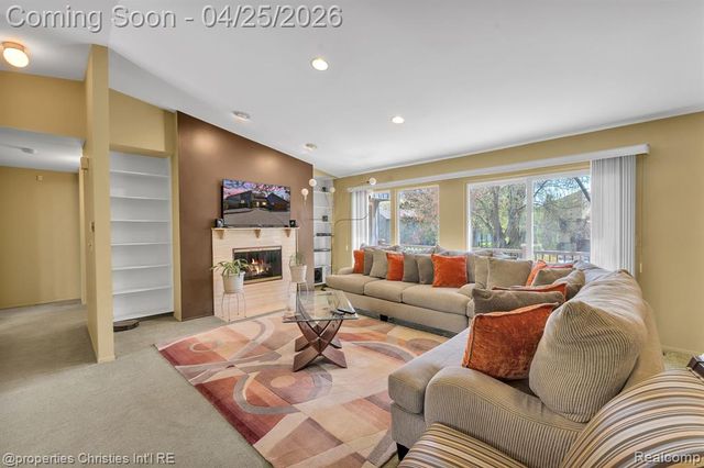 7573 Ashburton Court, West Bloomfield, MI 48322