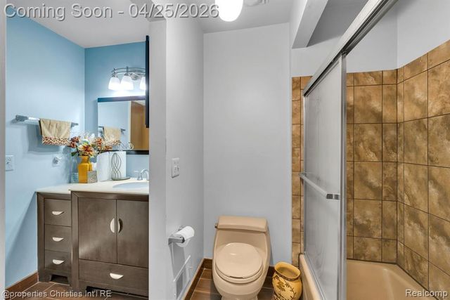 7573 Ashburton Court, West Bloomfield, MI 48322