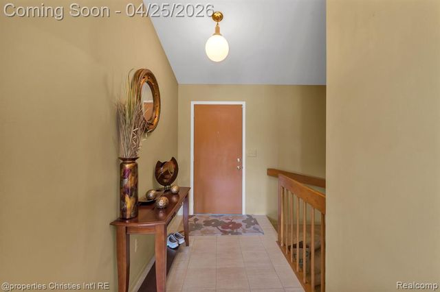 7573 Ashburton Court, West Bloomfield, MI 48322