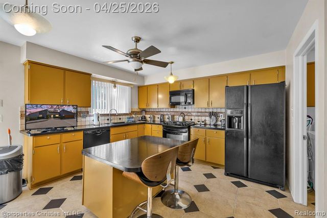 7573 Ashburton Court, West Bloomfield, MI 48322