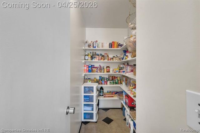 7573 Ashburton Court, West Bloomfield, MI 48322