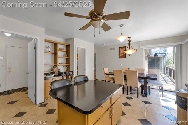 7573 Ashburton Court, West Bloomfield, MI 48322