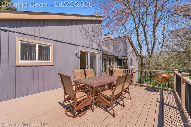 7573 Ashburton Court, West Bloomfield, MI 48322