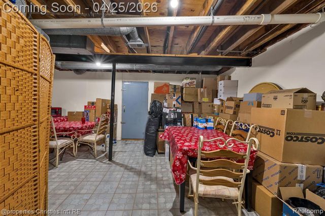 7573 Ashburton Court, West Bloomfield, MI 48322