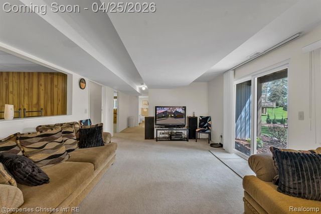 7573 Ashburton Court, West Bloomfield, MI 48322