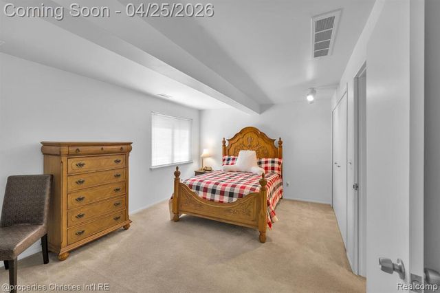 7573 Ashburton Court, West Bloomfield, MI 48322