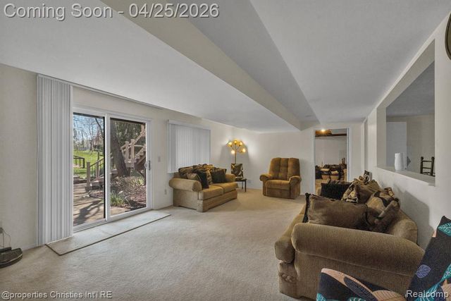 7573 Ashburton Court, West Bloomfield, MI 48322