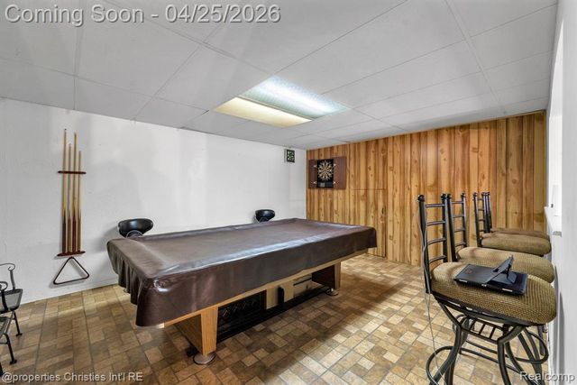 7573 Ashburton Court, West Bloomfield, MI 48322