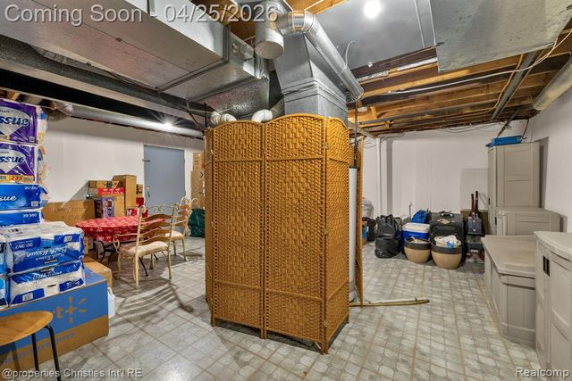 7573 Ashburton Court, West Bloomfield, MI 48322