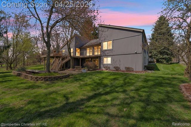 7573 Ashburton Court, West Bloomfield, MI 48322
