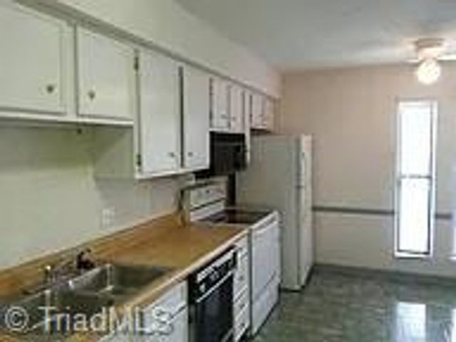 3697 Heathrow Drive, Winston-salem, NC 27127