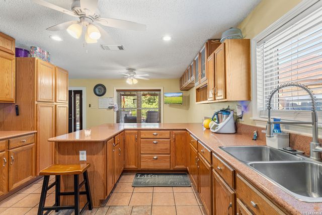 2802 Redsky Pass, San Antonio, TX 78259