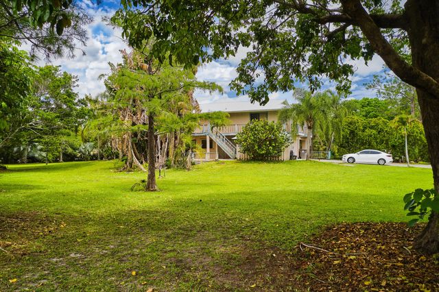 15419 N 89th Ave Avenue N, Palm Beach Gardens, FL 33418