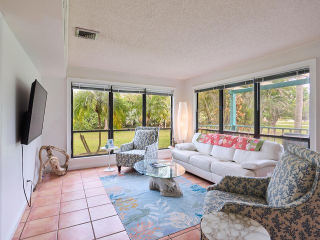 15419 N 89th Ave Avenue N, Palm Beach Gardens, FL 33418