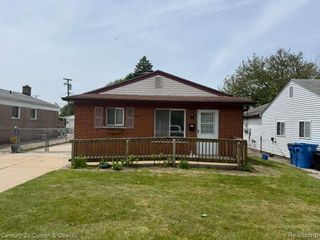 5665 Nightingale Street, Dearborn Heights, MI 48127