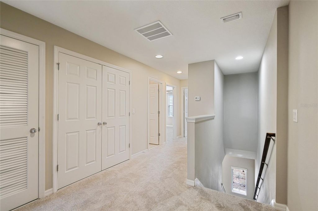 Image 17 of property listing at 8426 PAINTED TURTLE WAY, Riverview, FL 33578