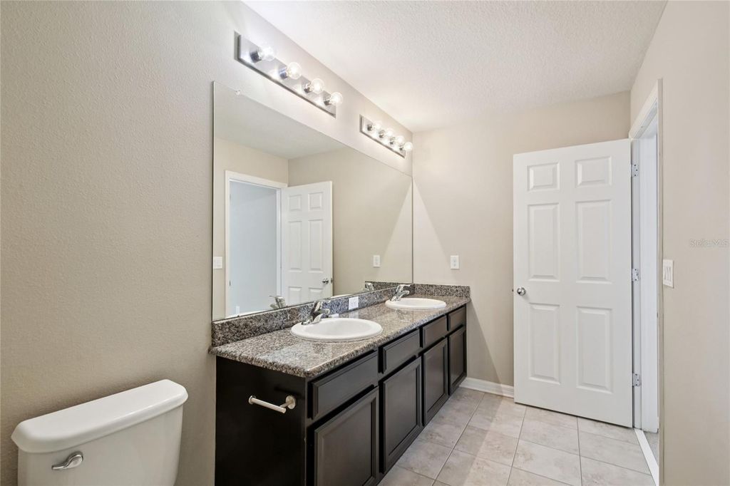 Image 24 of property listing at 8426 PAINTED TURTLE WAY, Riverview, FL 33578