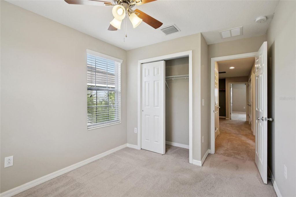 Image 32 of property listing at 8426 PAINTED TURTLE WAY, Riverview, FL 33578