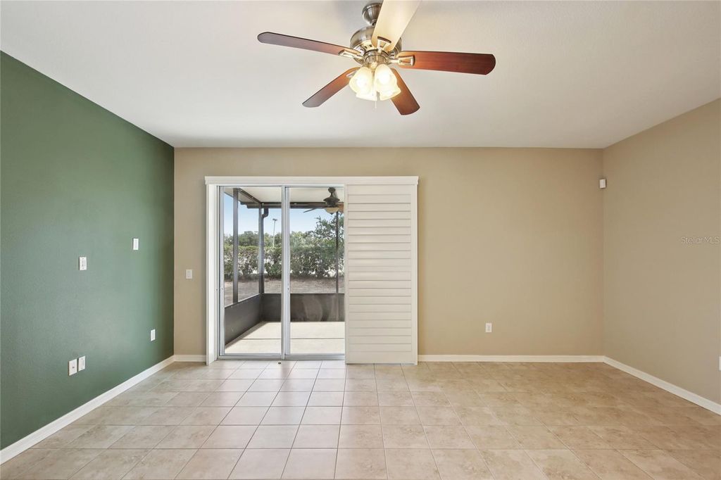 Image 8 of property listing at 8426 PAINTED TURTLE WAY, Riverview, FL 33578
