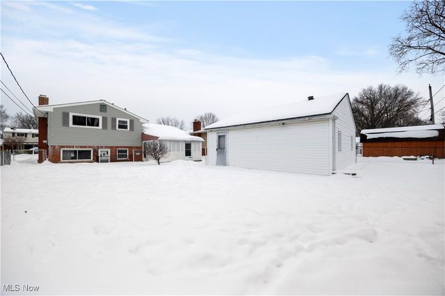 853 Jamestown Avenue, Elyria, OH 44035