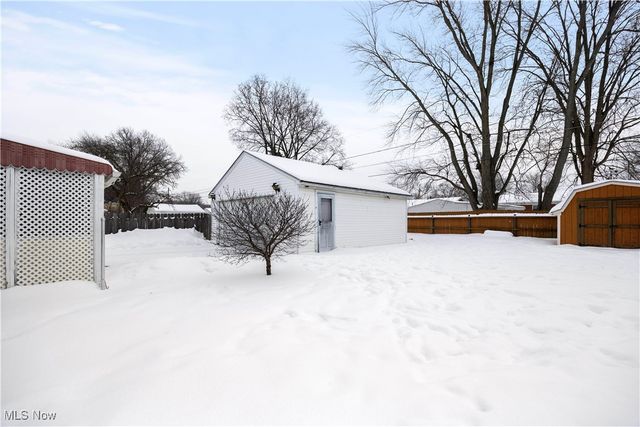 853 Jamestown Avenue, Elyria, OH 44035