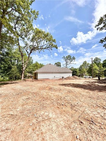 8 Kirkdouglas Lane, Bella Vista, AR 72715