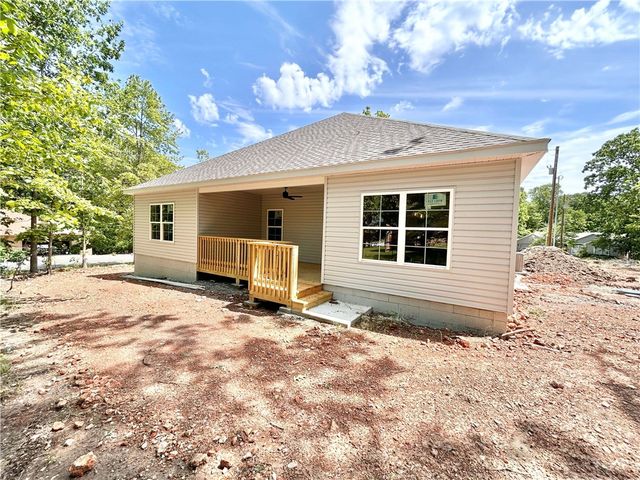 8 Kirkdouglas Lane, Bella Vista, AR 72715