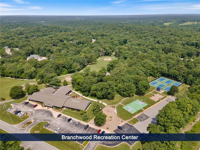 8 Kirkdouglas Lane, Bella Vista, AR 72715