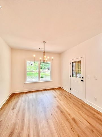 8 Kirkdouglas Lane, Bella Vista, AR 72715