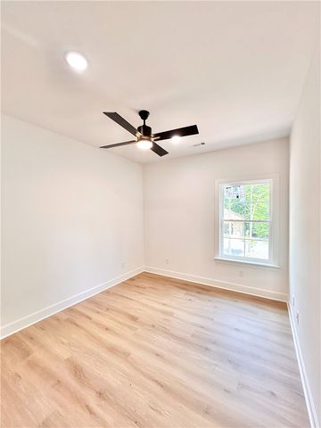 8 Kirkdouglas Lane, Bella Vista, AR 72715