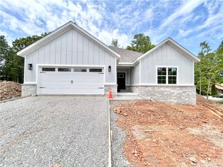 8 Kirkdouglas Lane, Bella Vista, AR 72715