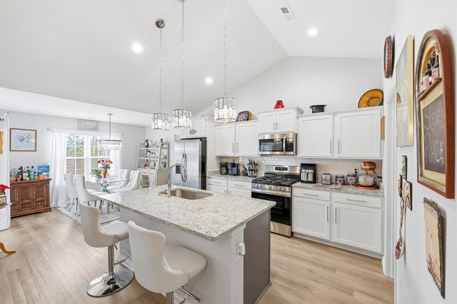 702 Woodside Dr., Conway, SC 29526