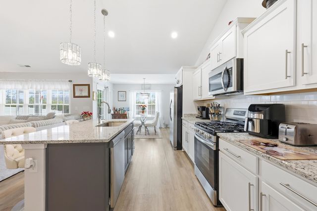 702 Woodside Dr., Conway, SC 29526