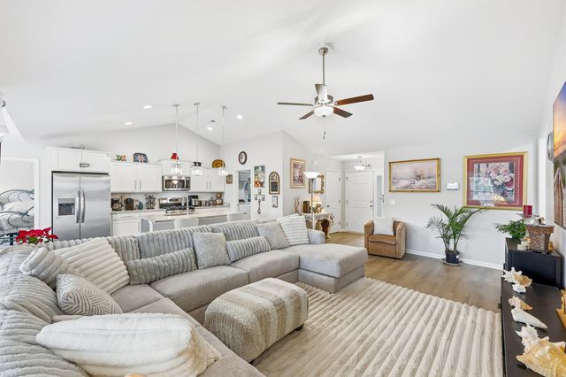 702 Woodside Dr., Conway, SC 29526