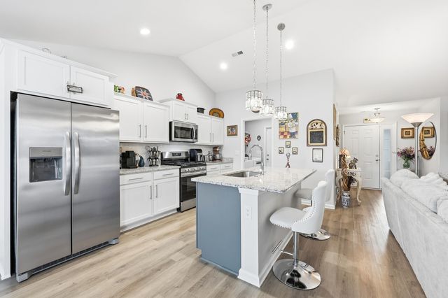 702 Woodside Dr., Conway, SC 29526