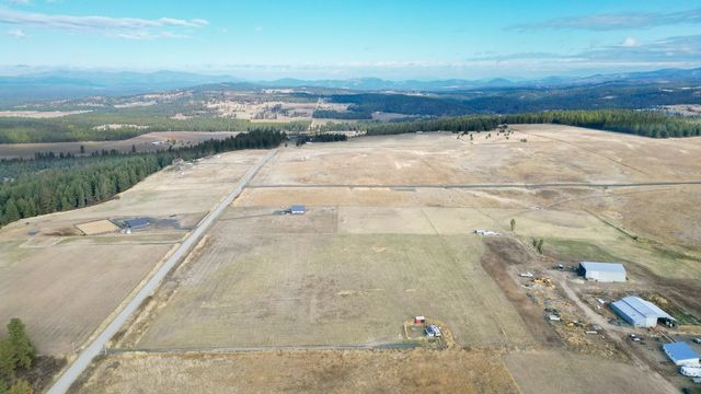 24810 N Orchard Bluff Rd, Chattaroy, WA 99003